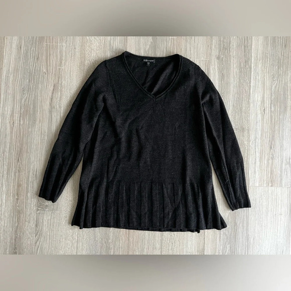 Eileen Fisher Sweaters - Eileen Fisher Women’s V-Neck Dark Grey Long Sleeve Merino Wool Sweater - Size XS
